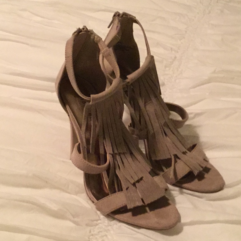 Steve. Aden beige suede shoes